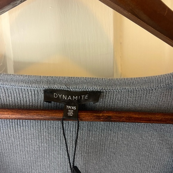 New Dynamite v-neck sweater - Picture 3 of 3